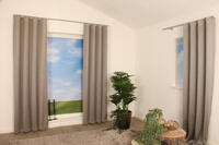 Spark beige is een prachtige glanzende inbetween met een zichtbare weefstructuur in verschillende diktes en kleuren garens