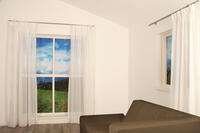 Mooie inbetween, geweven in een linnenlook met een speels 3-kleurig dessin in de lengterichting