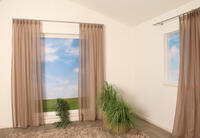 Borja is een vlamwerende basic voile vitrage met een rijke uitstraling