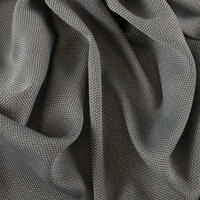 Overgordijn Marsa valt soepel en heeft een luxe geweven structuur.