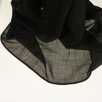 Deze kamerhoge luchtzuiverende Inbetween heeft een luxe Boucle optiek