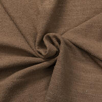 Embry warmbruin is een soepel vallende stof met een warme look en natuurlijke uitstraling