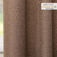 Deze soepel vallende jacquard geweven gordijnstof heeft een marmerachtige tekening van matte en glanzende garens.