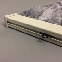 Grijs deurgordijn met een afmeting van 120x240 cm