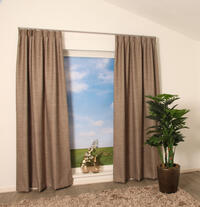 Lagune is een kamerhoge en soepelvallende dim-out met een stoere uitstraling