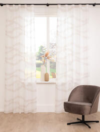 Kamerhoge inbetween Stride heeft een mooi horizontaal golvend patroon