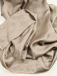 Annecy is een mooi soepel vallend semi-verduisterend overgordijn, een echte sfeermaker en past in elk interieur en in elke ruimte