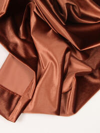 Deze mooie overgordijnstof is een echte sfeermaker, de stof zorgt voor privacy als het donker is