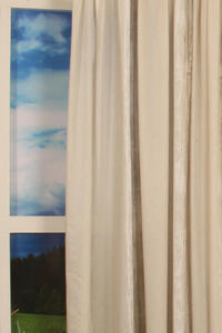 Dichte inbetween in zand, bedrukt met een patroon van lengtestrepen in naturel en taupe