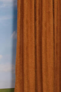 Jalhay is een kamerhoge overgordijnstof die een oase van luxe en comfort biedt aan elke ruimte