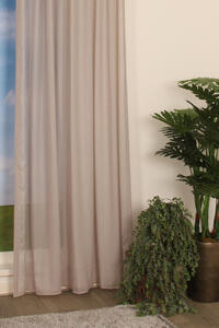 Inbetween Fyn is een wat grover geweven stof van fijne garen en valt soepel