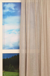 Barking bruin is een zandkleurige transparante inbetween met een linnen look. Valt soepel