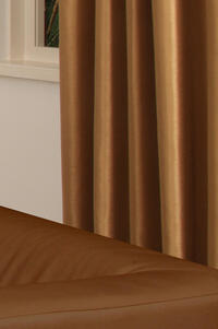 Glanzende nonchalante taft met een geruwde voorzijde en glanzende gladde achterzijde in dezelfde kleur