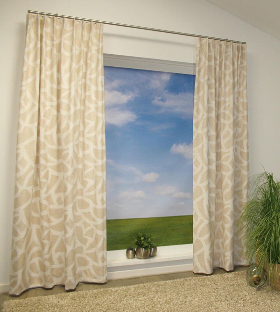 Formi is een soepele gordijnstof met een grote stoere grafische print