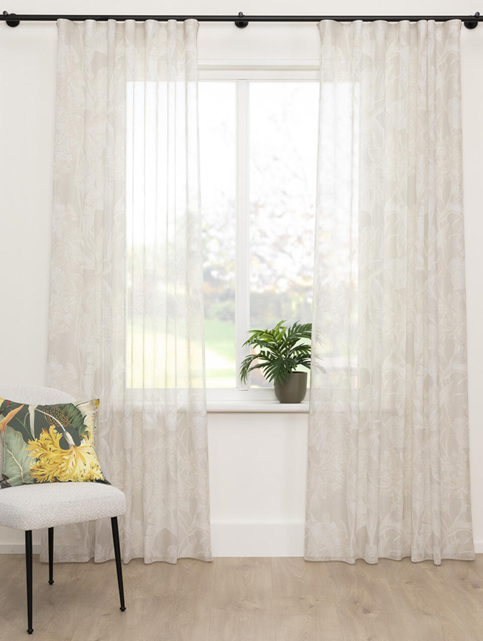 Inbetween Leitrim valt soepel en heeft een prachtig bladmotief