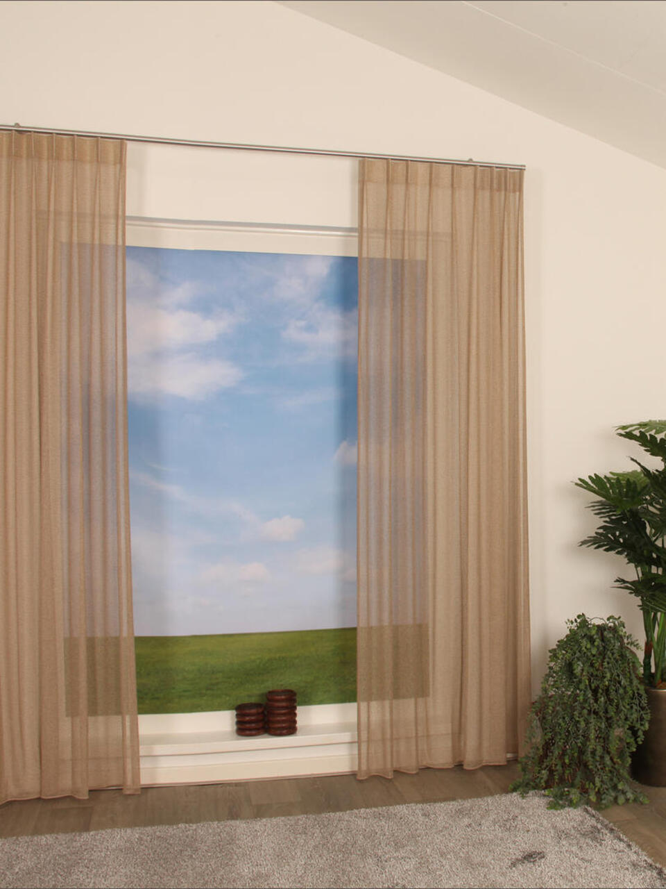 Deze grof geweven Inbetween is een lichtere kwaliteit en valt erg mooi in de plooi