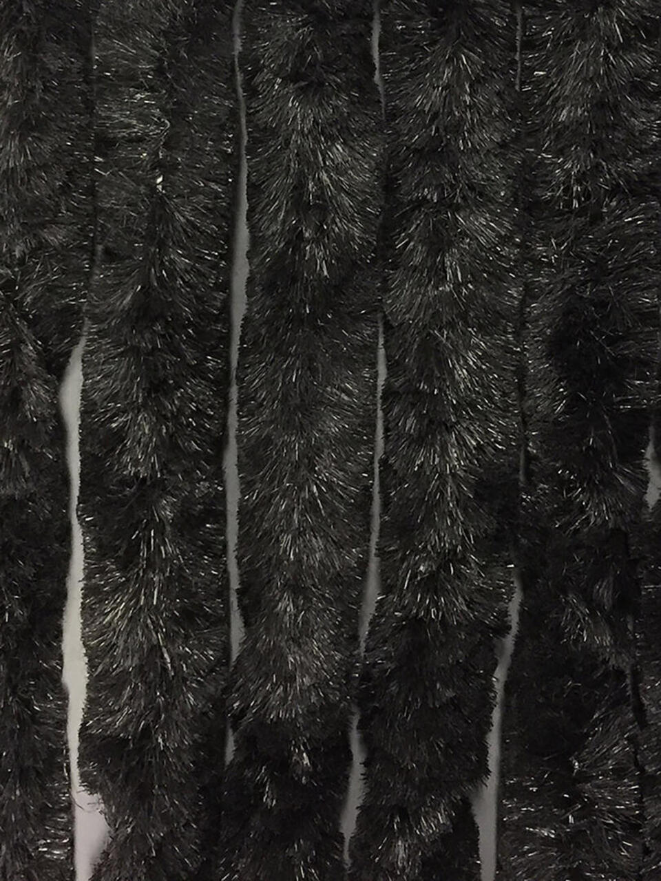 Zwart deurgordijn met een afmeting van 120x240 cm