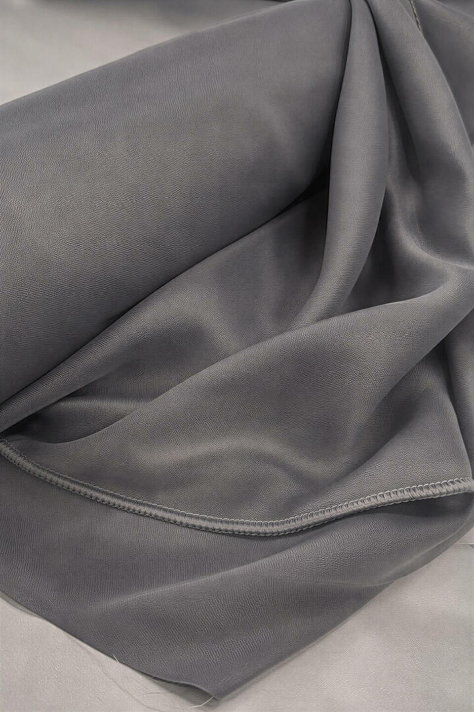 Soepelvallende transparante inbetween