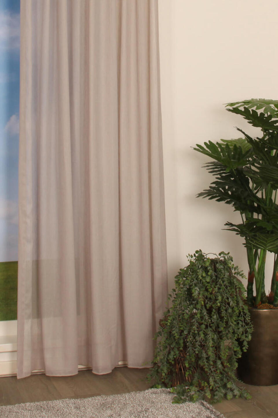 Inbetween Fyn is een wat grover geweven stof van fijne garen en valt soepel