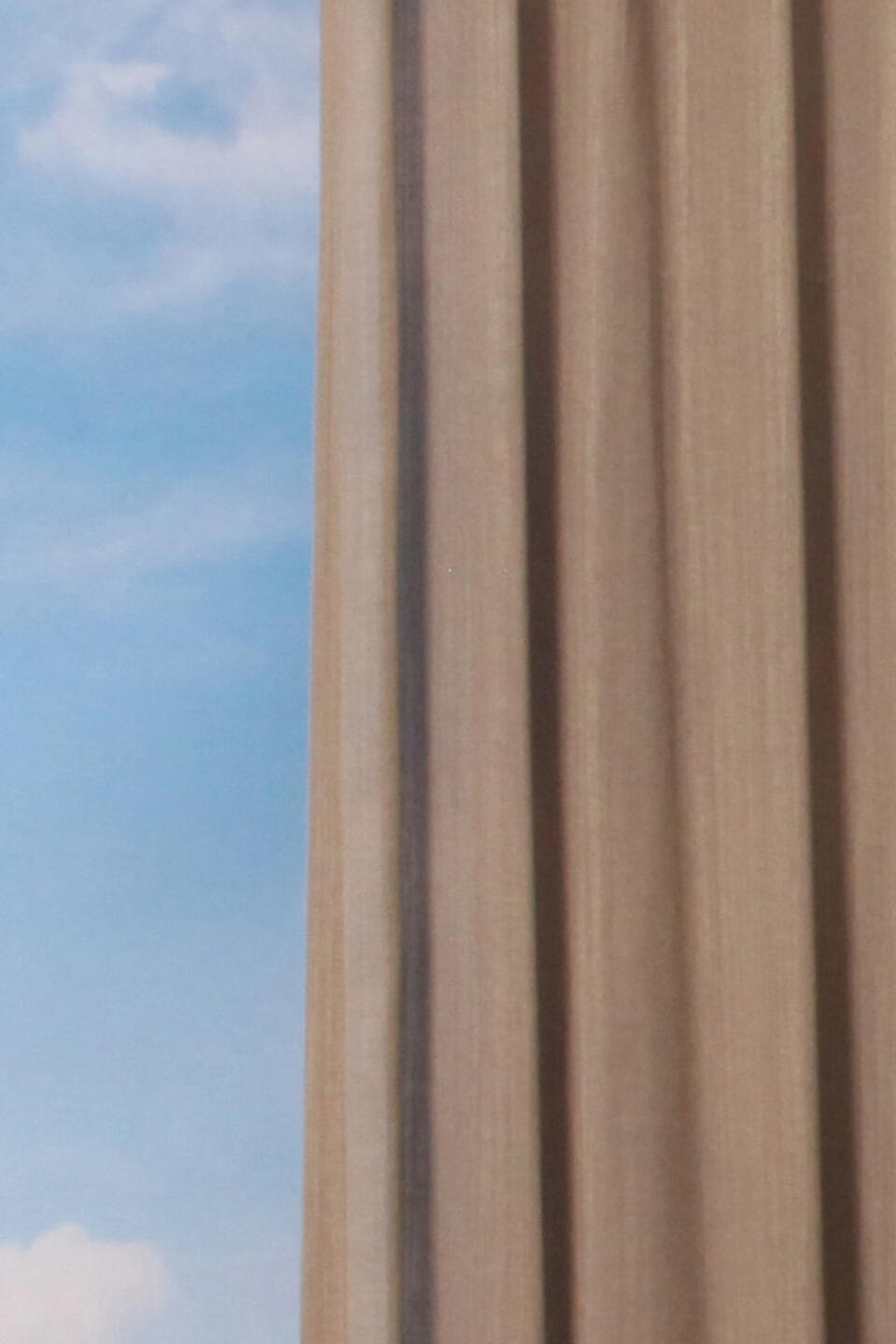 Belfast HH is een dikkere inbetween, een elegante en transparante stof die is vervaardigd uit dikkere garens