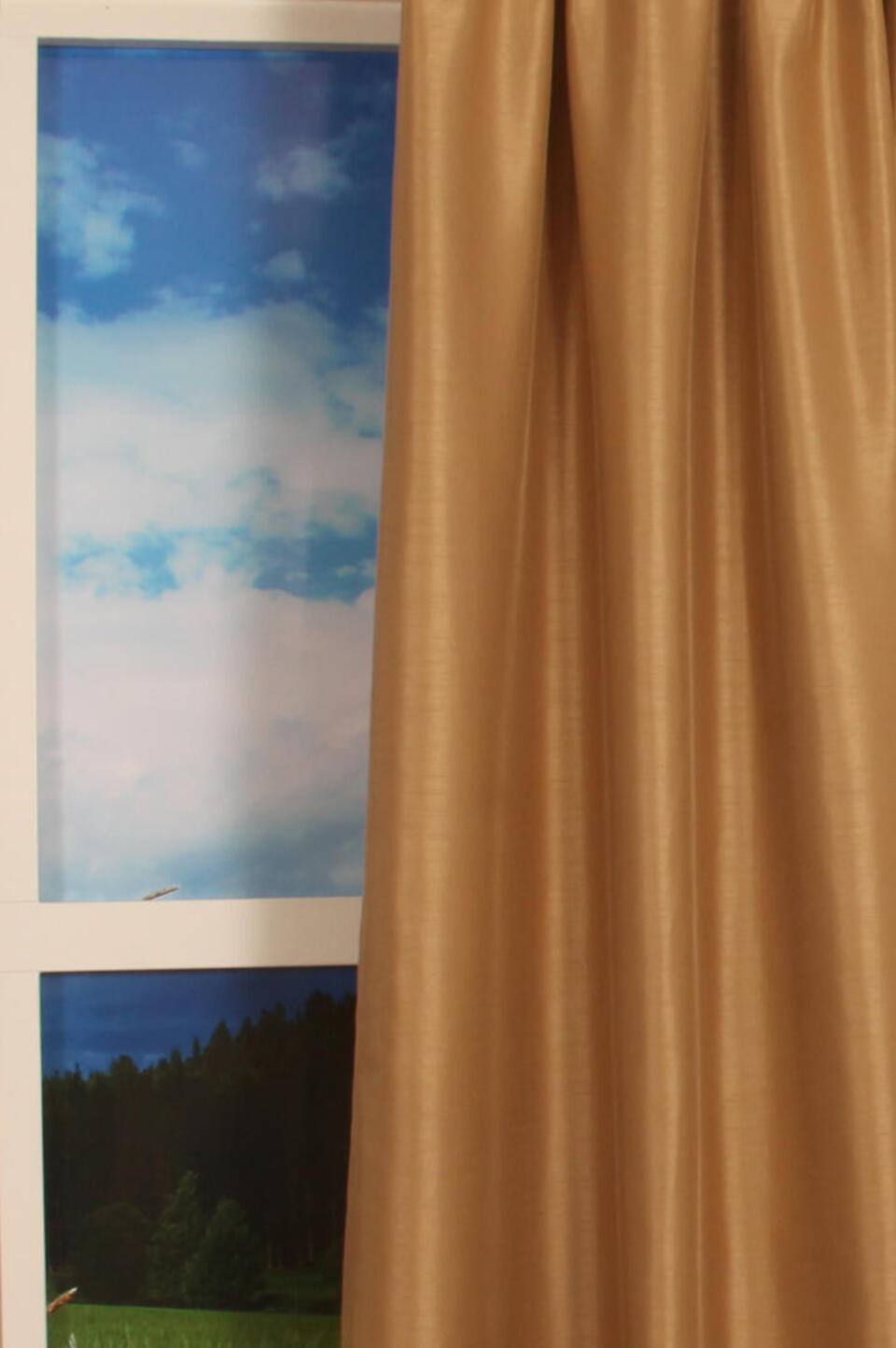 Glanzende nonchalante taft met een geruwde voorzijde en glanzende gladde achterzijde in dezelfde kleur