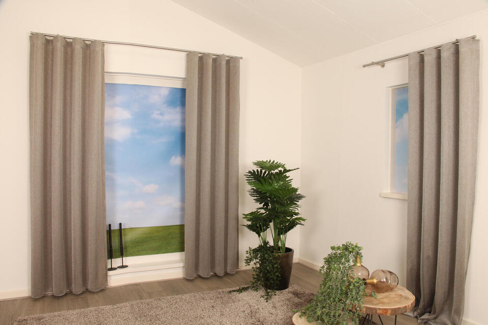 Spark beige is een prachtige glanzende inbetween met een zichtbare weefstructuur in verschillende diktes en kleuren garens