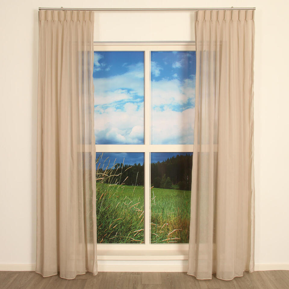 Soepel hangende half transparante Inbetween met fijne weefstructuur