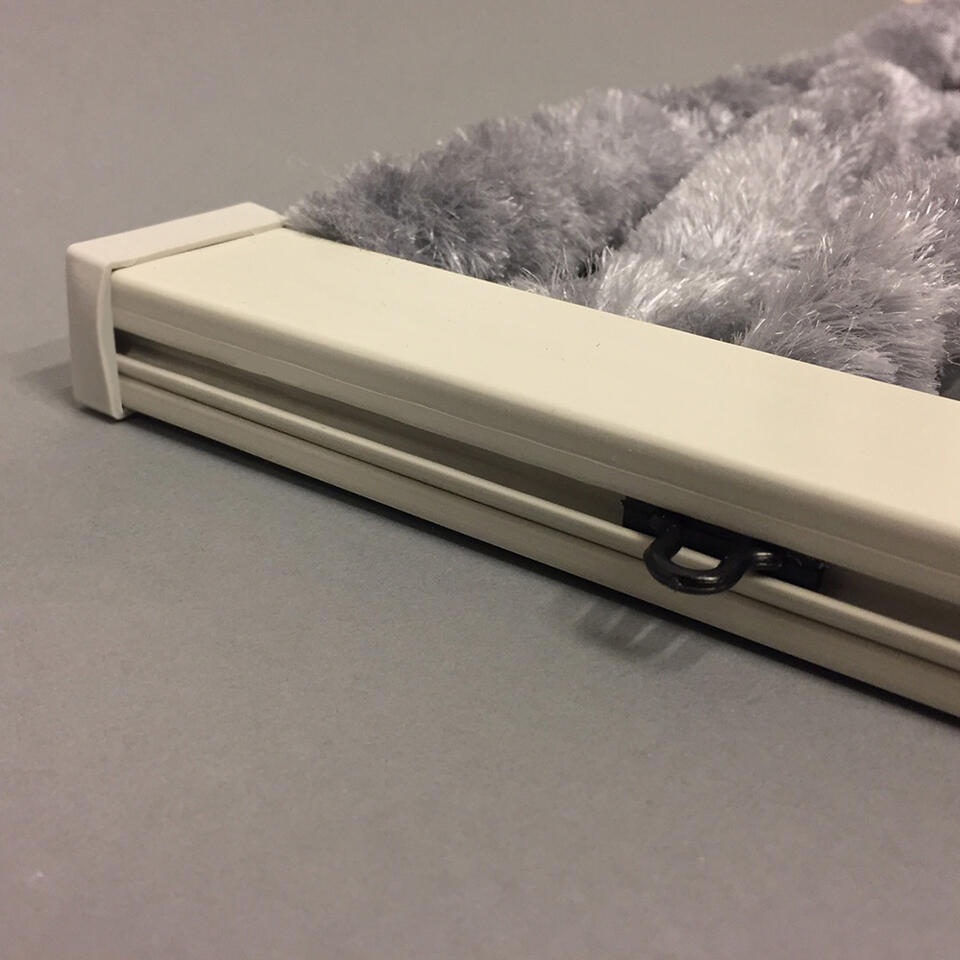 Grijs deurgordijn met een afmeting van 120x240 cm