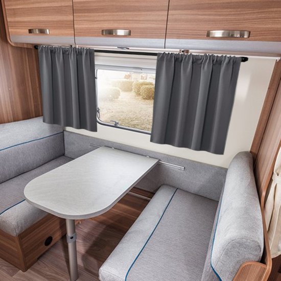 gordijnen-in-caravan